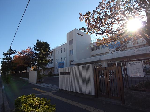 Primary school. 140m until Mimyo River Elementary School