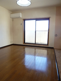 Living and room. Urayasu Station 5 minutes attractive, Come Tsu, please visit