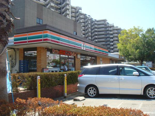 Convenience store. Seven-Eleven Mihama shop 560m to  ~ It is something useful convenience store is close ~