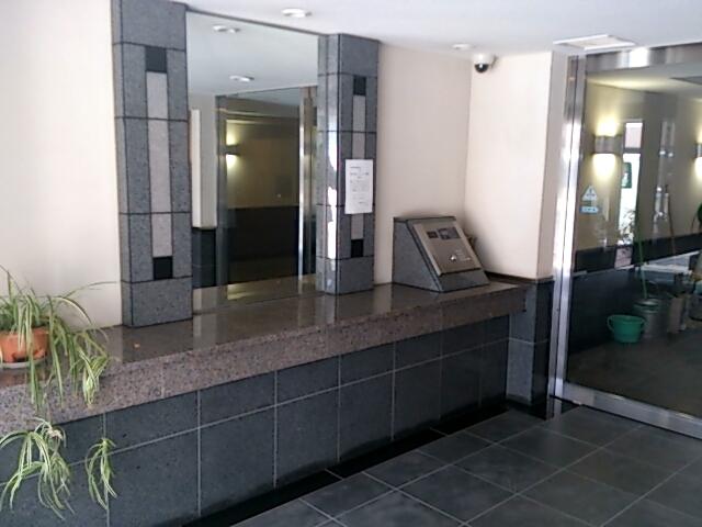 Entrance. Common areas