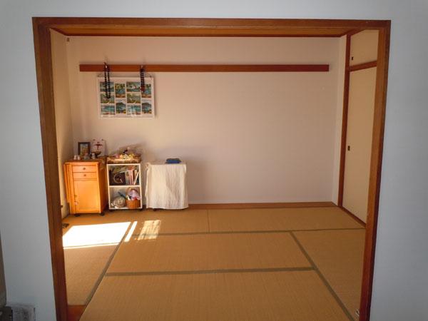 Non-living room. Japanese-style room 6 quires Sunny, You can spend a bright and warm time