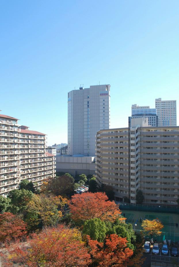 View photos from the dwelling unit. You can enjoy the scenery of the four seasons from living room window.