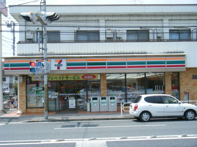 Convenience store. 660m to Seven-Eleven (convenience store)