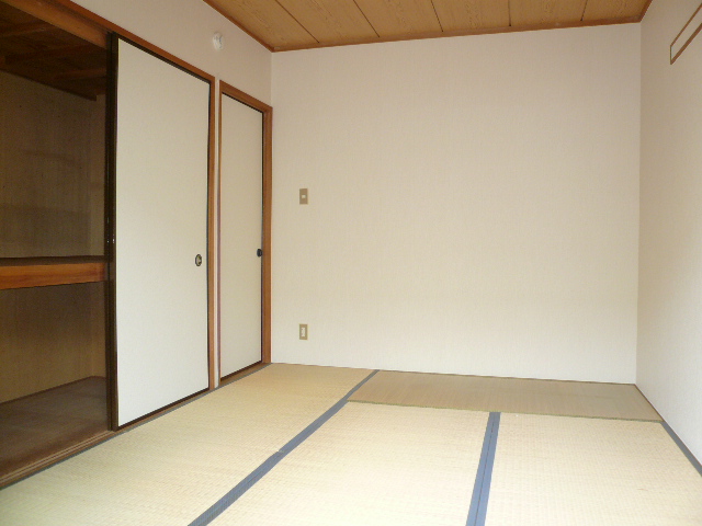 Other room space. Shooting a Japanese-style room from the balcony