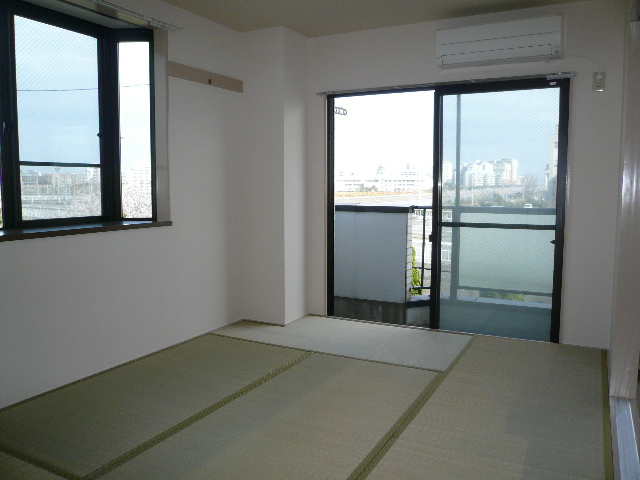 Living and room. Shoot the balcony direction from Japanese-style room