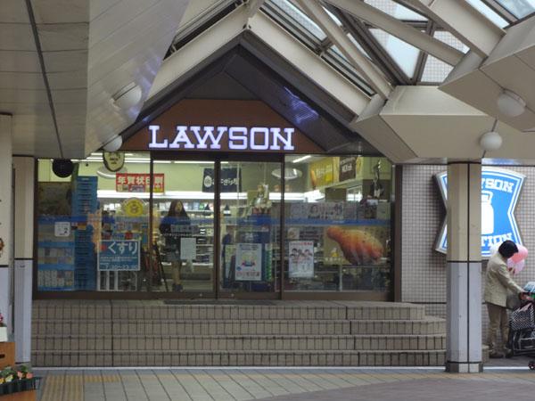 Convenience store. About 1 minute 80m walk to Lawson