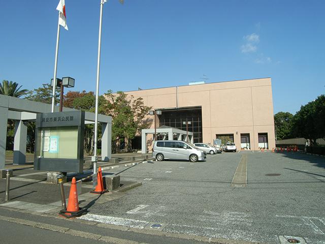 library. Mihama 560m until the community center (City Library Branch)