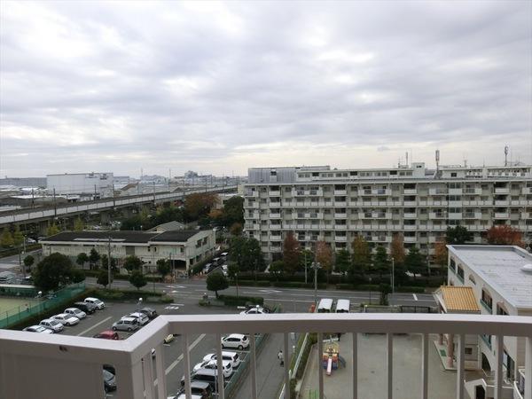 View photos from the dwelling unit. It is a view. It overlooks the large theme park of the fireworks of Maihama.