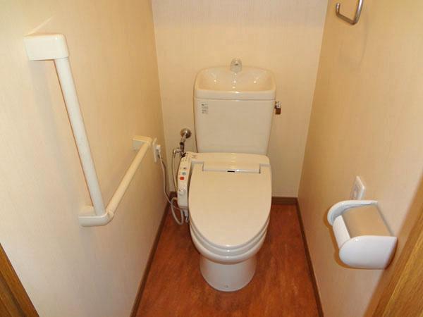 Toilet. Of course Washlet toilet ☆ It is equipped with a handrail, We are happy care of the elderly