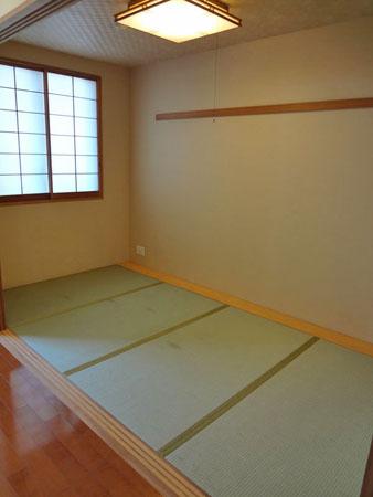 Non-living room. 5.5 tatami living next to a Japanese-style room ☆ It is a healing space is Japanese-style room
