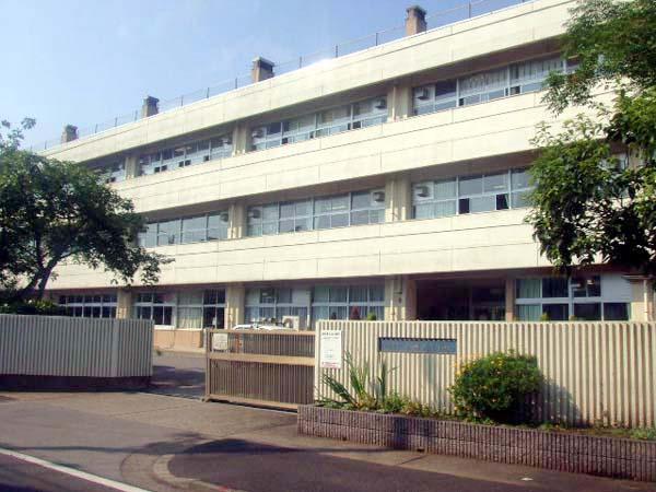 Primary school. Urayasu - site ship 250m walk about 4 minutes to the south elementary school