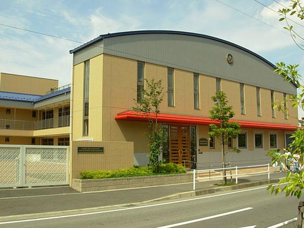 Other. "Gyoseikokusaigakuen Shin-Urayasu kindergarten" (about 90m)