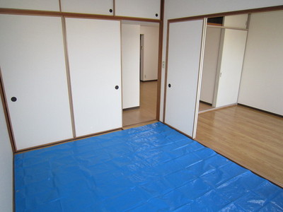 Living and room. 6-mat Japanese-style room