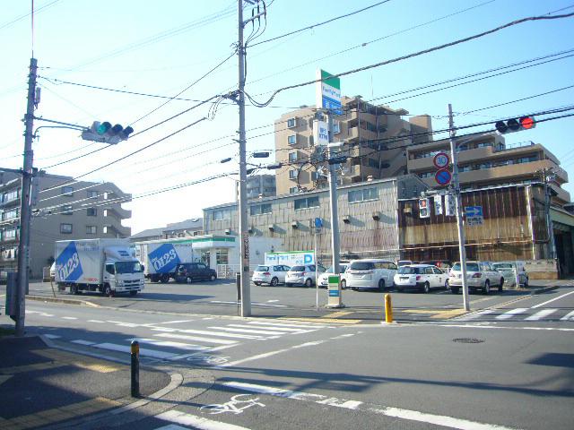 Local appearance photo. FamilyMart is a 2-minute walk from Urayasu Hokuei shop.