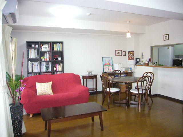 Living. Living dining there is a feeling of opening in the breadth of 15.0 quires.