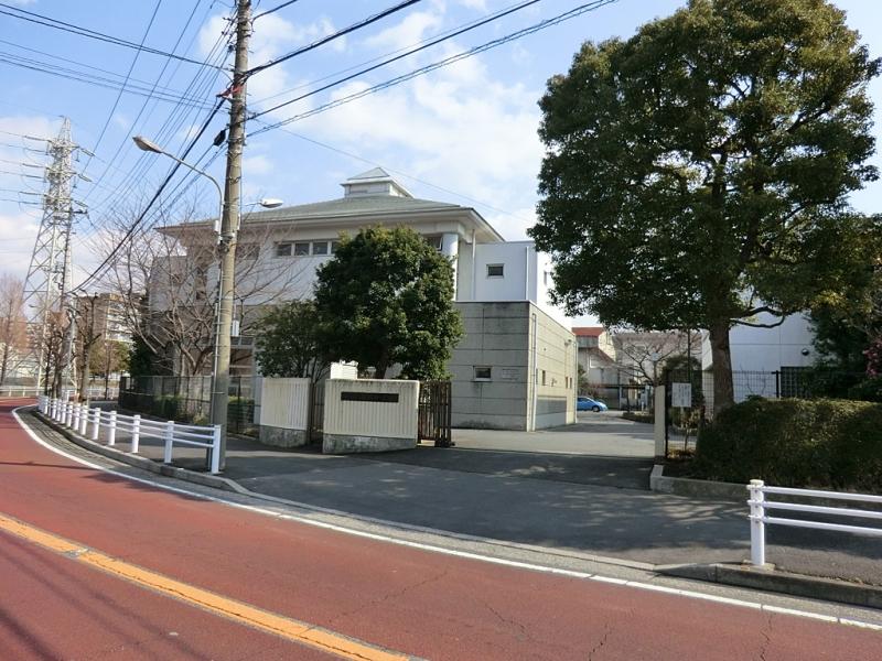 Junior high school. 1240m to Urayasu junior high school