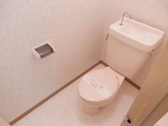Toilet. bus, Restroom
