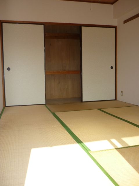 Living and room. Japanese-style room and storage