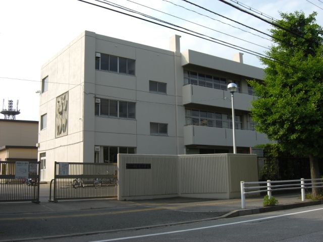 Primary school. Municipal Tomioka up to elementary school (elementary school) 730m