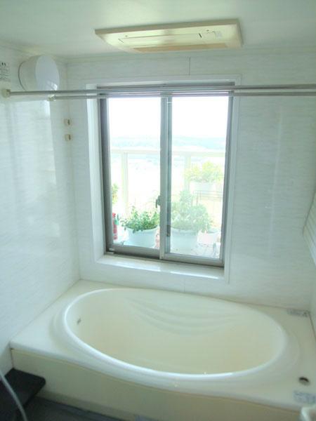Other. Since there is a window in Vuyubasu, It is very convenient for ventilation. Very bright bathing during the day, Guests can also enjoy Ocean Vieux