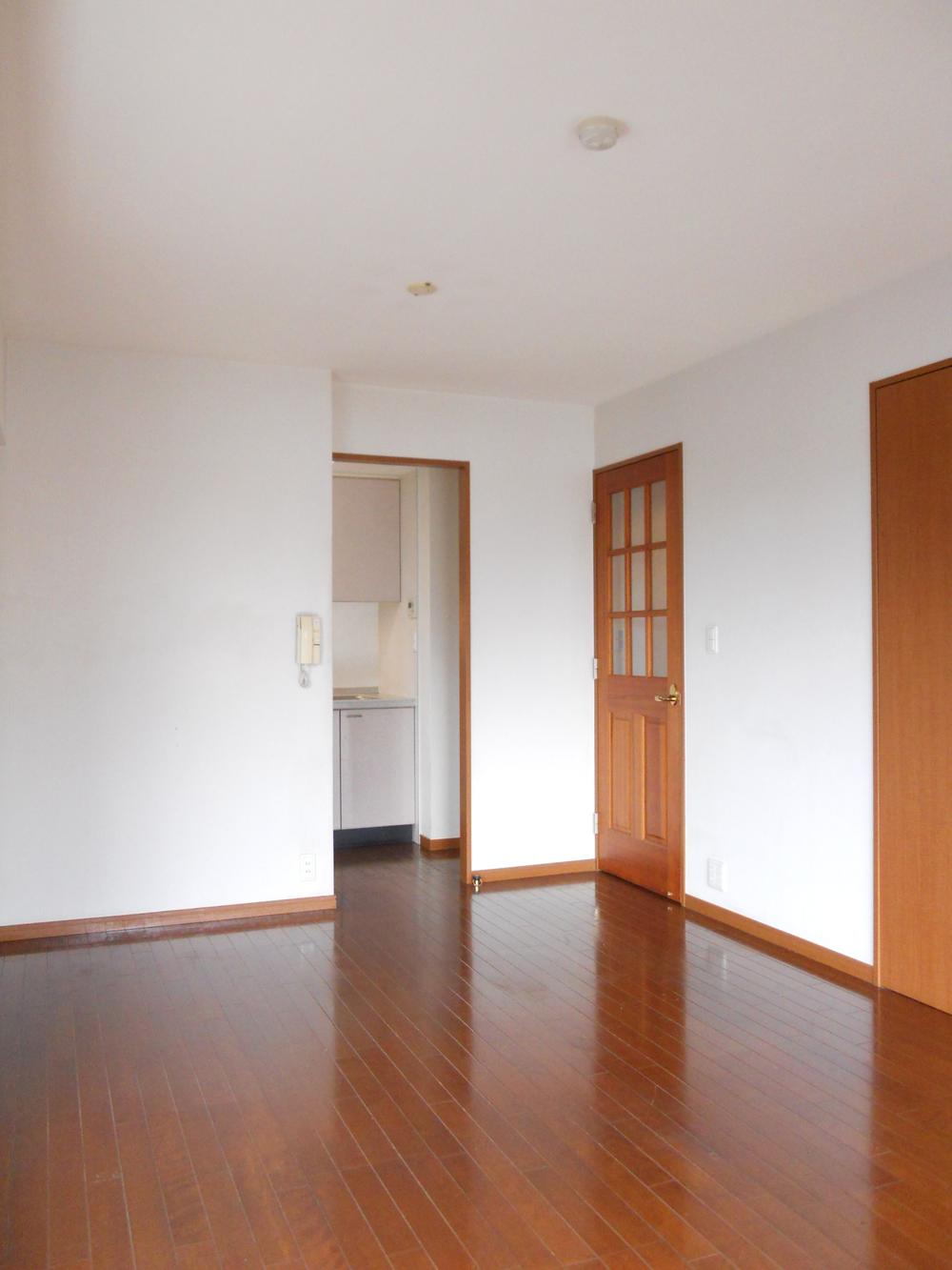 Living. Living-dining (about 10.2 tatami mats)