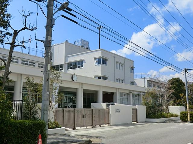 Junior high school. 688m to Urayasu Horie Junior High School
