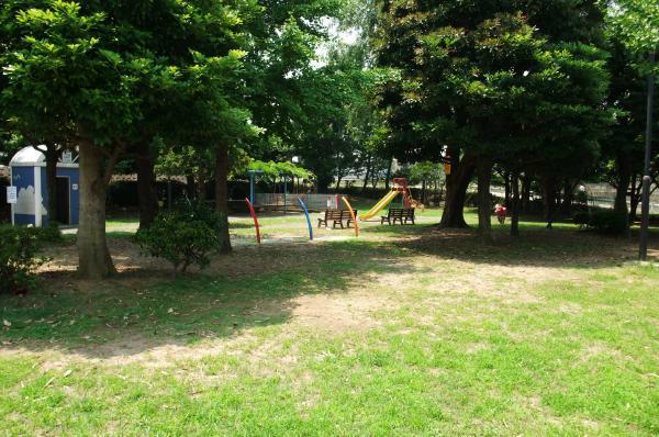 Other. One district children's park, which is located along Kyuedogawa. From the embankment adjacent to the park, A view of the appearance the ship come and go. 