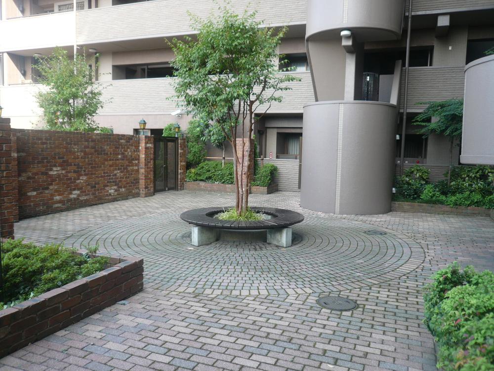Other common areas. The courtyard of the site (2013 July shooting)
