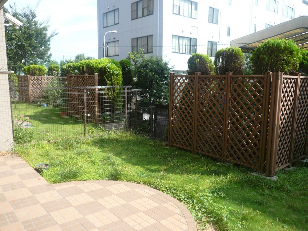 Garden. Private garden  ~ It comes with a security camera ~ (2013 July shooting)