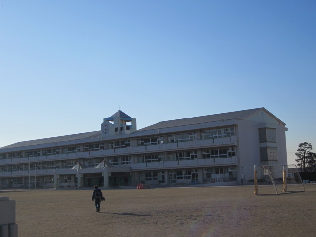 Primary school. Akemi elementary school "until the (elementary school) 260m
