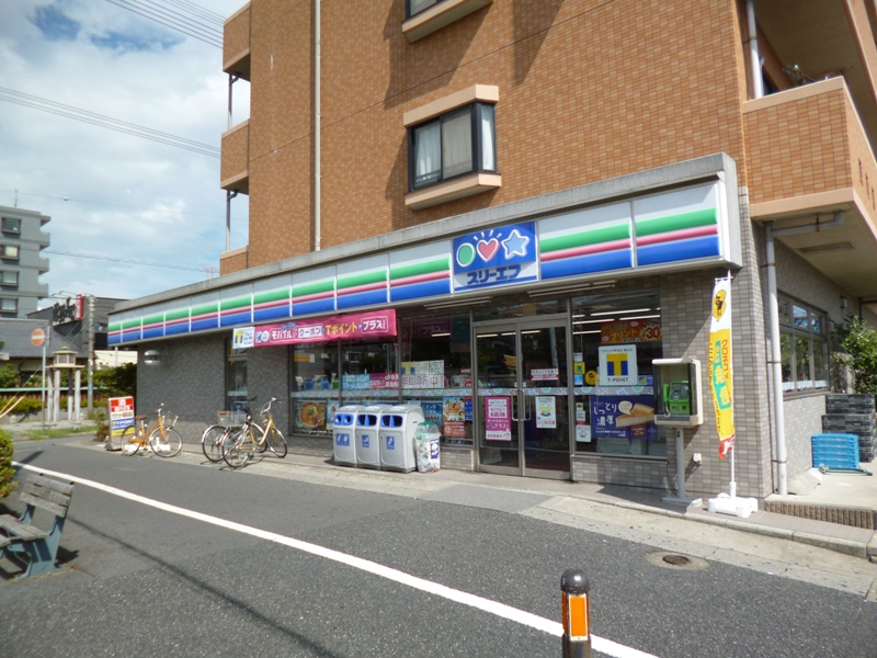 Convenience store. Three F Urayasu Maihama store up (convenience store) 287m