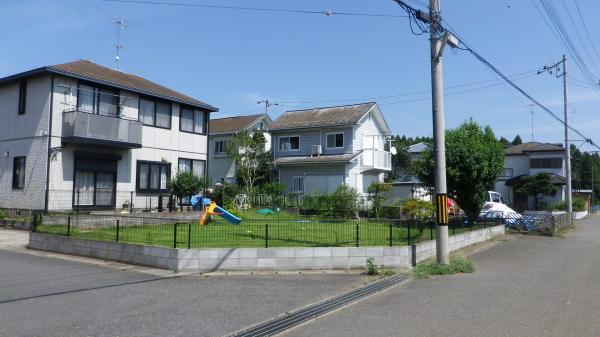 Local appearance photo. Neighborhood has been paved, Road opposite it is the lack unlikely to come flying sand from neighboring immediately because it is a parking site's company.