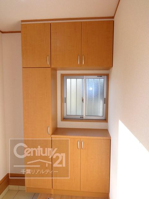 Entrance. 1 Building entrance