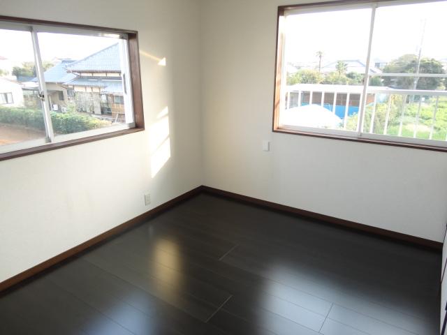 Non-living room. The second floor of the Western-style is (1). Since the rooms of the corner yang per There is a window on two sides, ventilation, Good!