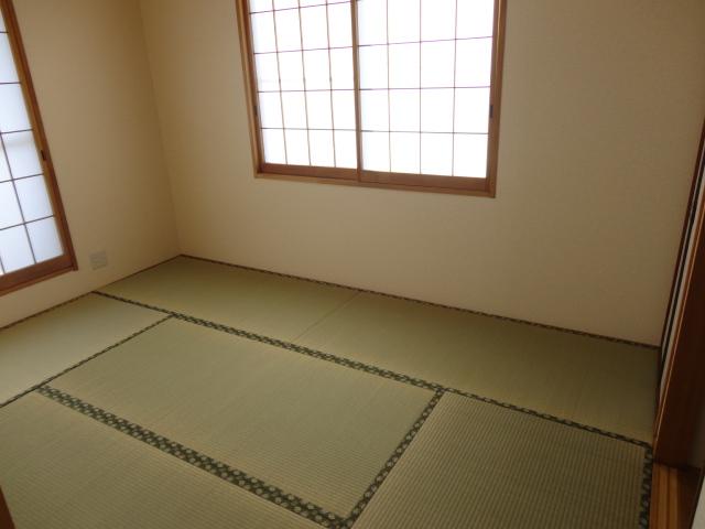 Non-living room. There is also a 6-mat Japanese-style room on the second floor. Bet is also good is pleasant also futon on the tatami!