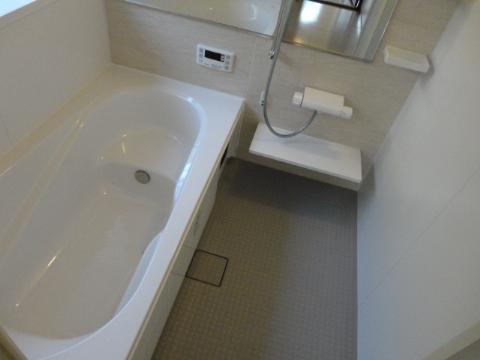 Bathroom. Please heal tired new unit bus Hot water supply in the remote controller installation, Reheating is also Easy