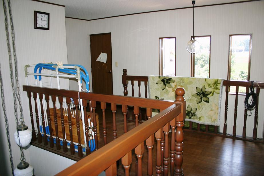 Other introspection. Second floor floor are spacious