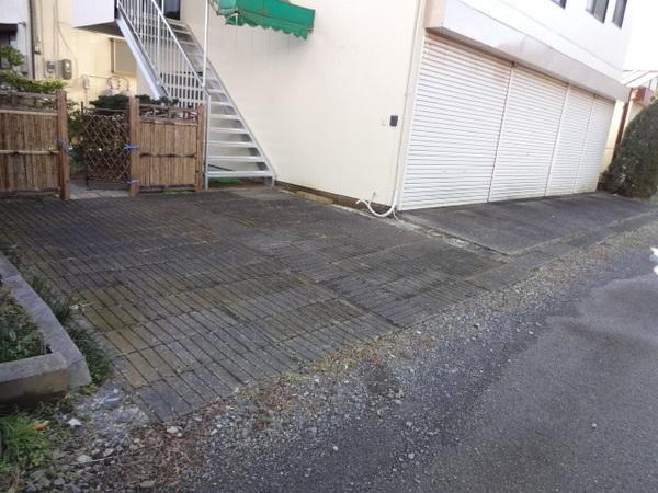 Parking lot