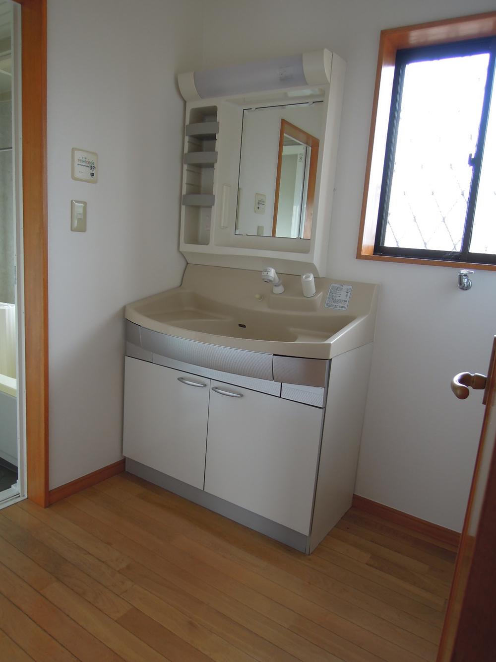 Wash basin, toilet. Indoor (September 2013) Shooting