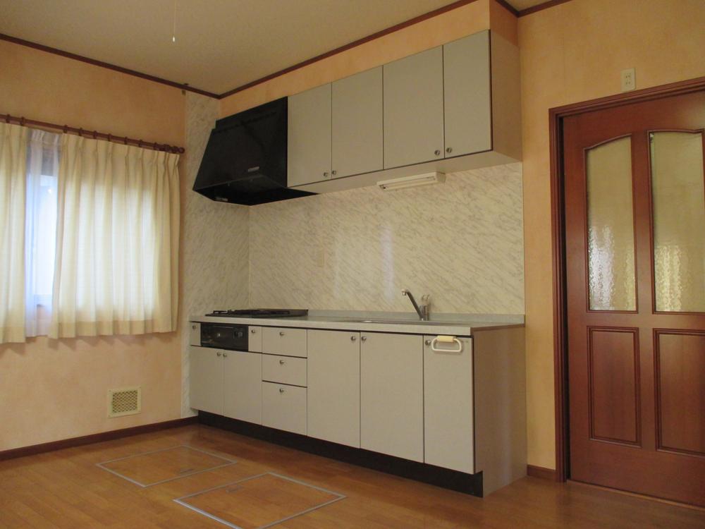 Kitchen. Indoor (10 May 2013) Shooting