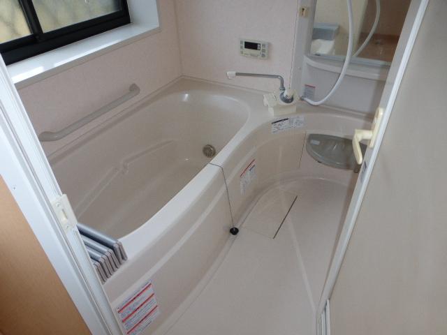 Bathroom. Local (10 May 2013) Shooting
