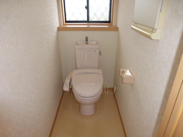 Toilet. Local (10 May 2013) Shooting