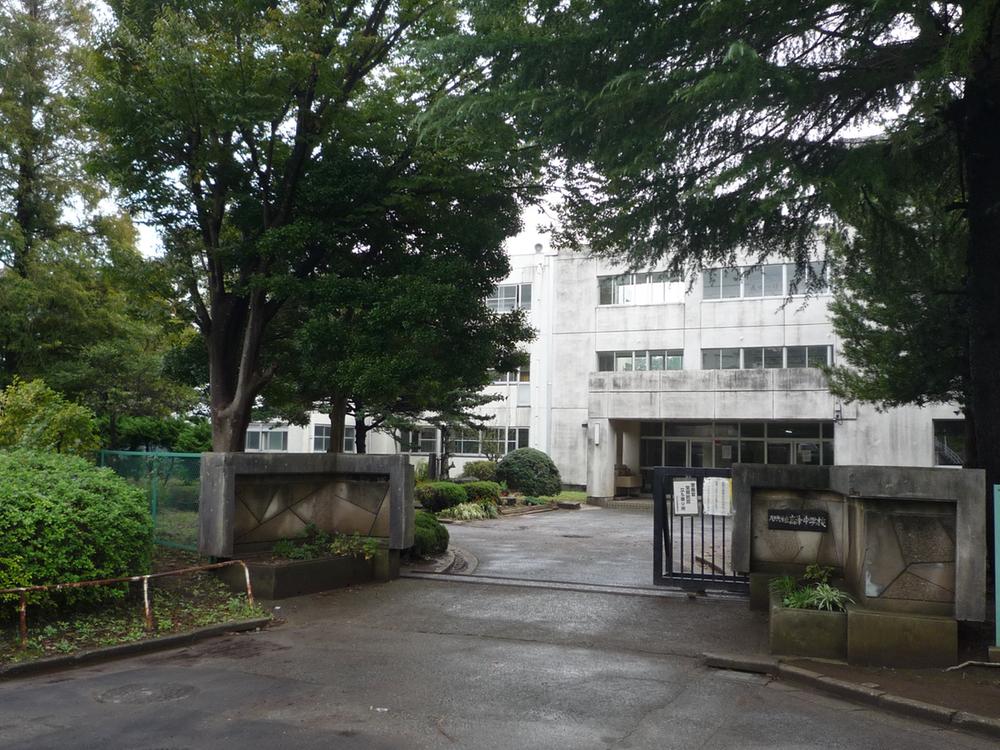 Junior high school. Takatsu 730m until junior high school