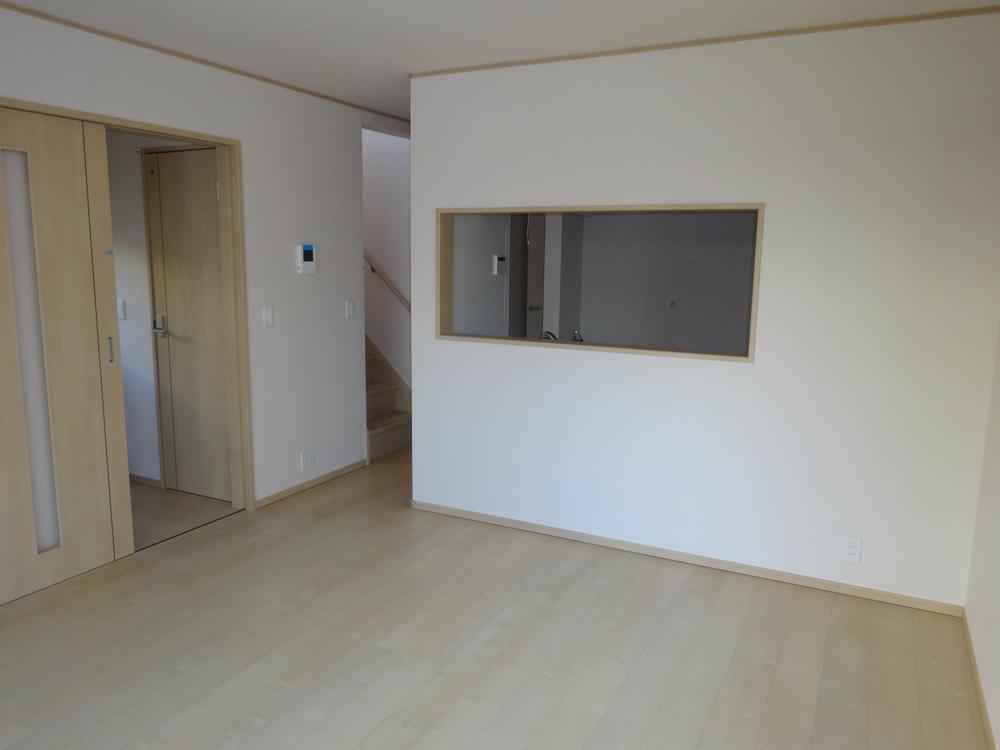 Living.  ☆ Spacious comfortable in the living room ☆