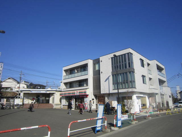 Convenience store. Seven-Eleven Yachiyo Owada store up (convenience store) 548m
