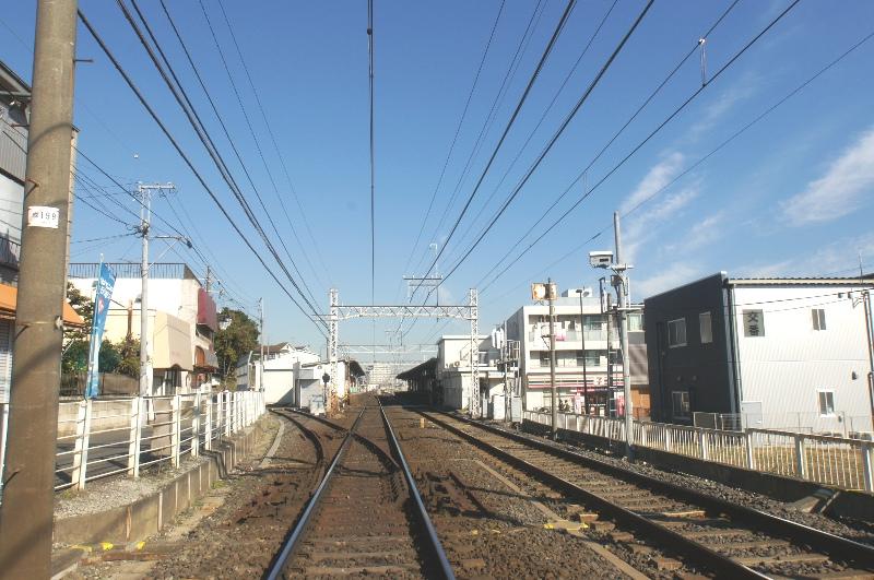 station. Station with oldies atmosphere of 243m Showa to Keisei Owada Station. It is in front of the station there is a police box.