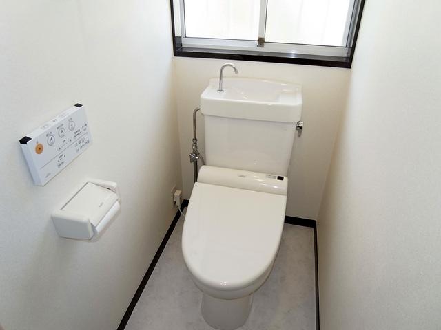 Toilet. Operation is simple of panel-type bidet