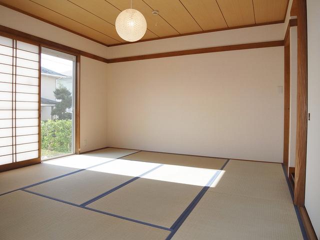 Non-living room. It is 2WAY of Japanese-style room that can also be used as a guest room