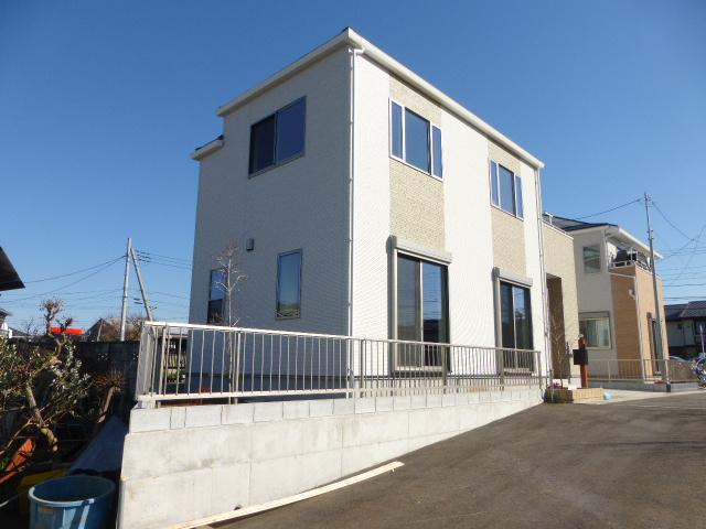 Local appearance photo. Local (12 May 2013) Shooting