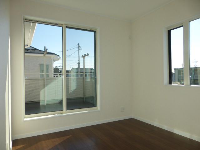 Non-living room. Local (12 May 2013) Shooting